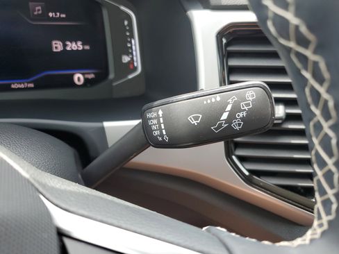 Used 2022 Volkswagen Atlas Cross Sport SE image 21