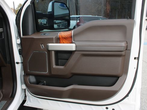 Used 2017 Ford F250 King Ranch w/ King Ranch Ultimate Package image 18