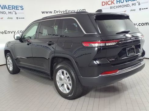 Used 2023 Jeep Grand Cherokee Limited AWD/4WD image 6