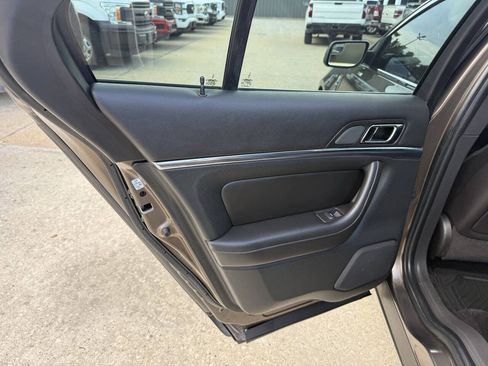 Used 2016 Lincoln MKS FWD image 14