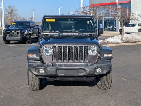 Used 2018 Jeep Wrangler Unlimited Sport S image 2