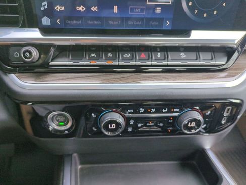 Used 2022 Chevrolet Silverado 1500 RST AWD/4WD image 26