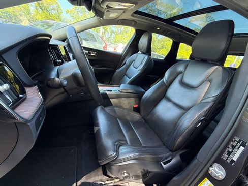 Used 2023 Volvo XC60 B5 Ultimate image 26