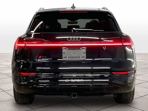 Used 2024 Audi Q8 e-tron Prestige w/ Prestige Package image 7