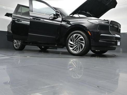 Certified 2025 Lincoln Navigator L Reserve AWD/4WD image 56