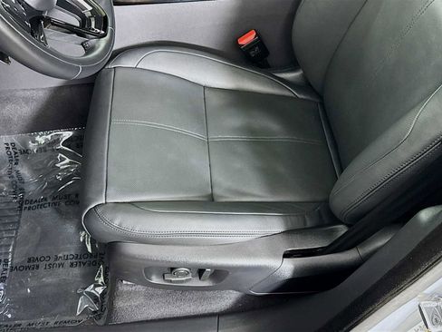 Used 2025 Land Rover Range Rover Velar Dynamic SE image 21