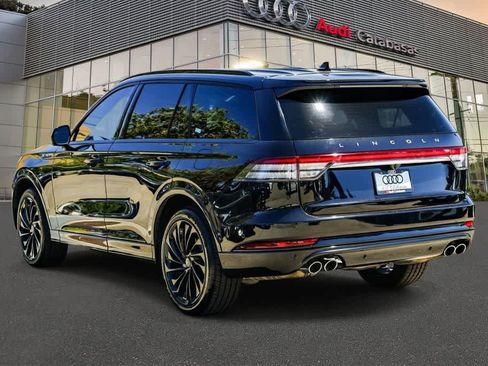 Used 2022 Lincoln Aviator Reserve w/ Equipment Group 201A AWD/4WD image 2
