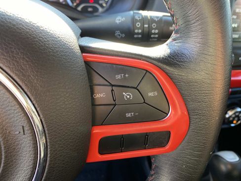 Used 2015 Jeep Renegade Trailhawk image 16