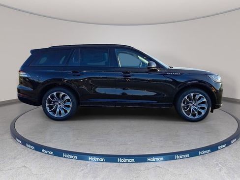 New 2026 Lincoln Aviator AWD image 4