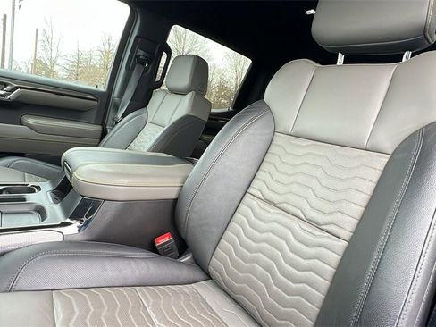 Used 2024 Chevrolet Silverado 1500 ZR2 w/ Technology Package image 15