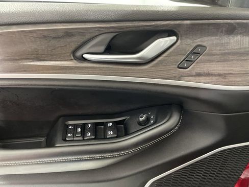 Used 2022 Jeep Grand Cherokee Limited 4xe w/ Luxury Tech Group II image 9