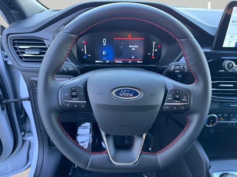 Used 2025 Ford Escape ST-Line Select AWD/4WD image 13