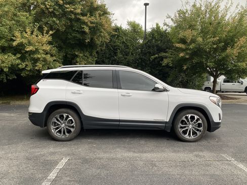 Used 2020 GMC Terrain SLT FWD image 10
