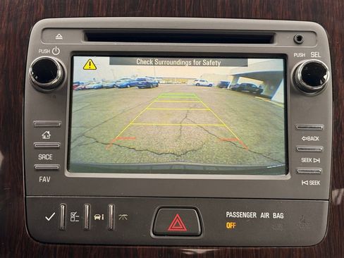 Used 2016 Chevrolet Traverse LT w/ Style and Technology Package image 35