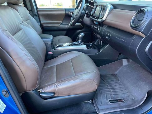 Used 2016 Toyota Tacoma Limited image 21