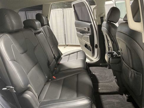 Used 2022 Kia Telluride LX AWD/4WD image 13