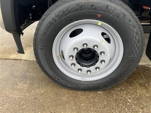 New 2025 Ford F550 2WD Regular Cab Super Duty image 7