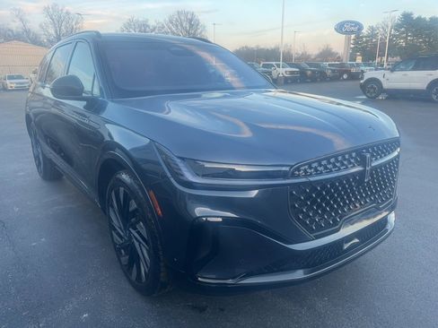 Used 2024 Lincoln Nautilus Reserve w/ Equipment Group 202A image 7