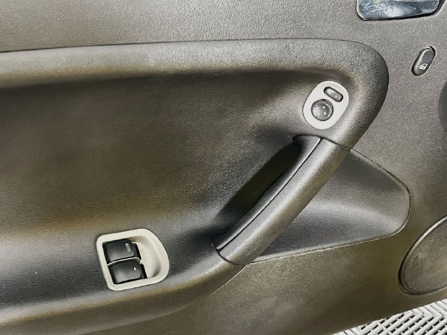 Used 2007 Pontiac Solstice Convertible w/ Premium Package RWD image 9