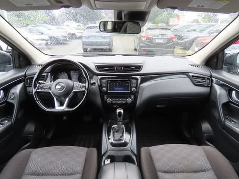 Used 2021 Nissan Rogue Sport SV AWD/4WD image 17