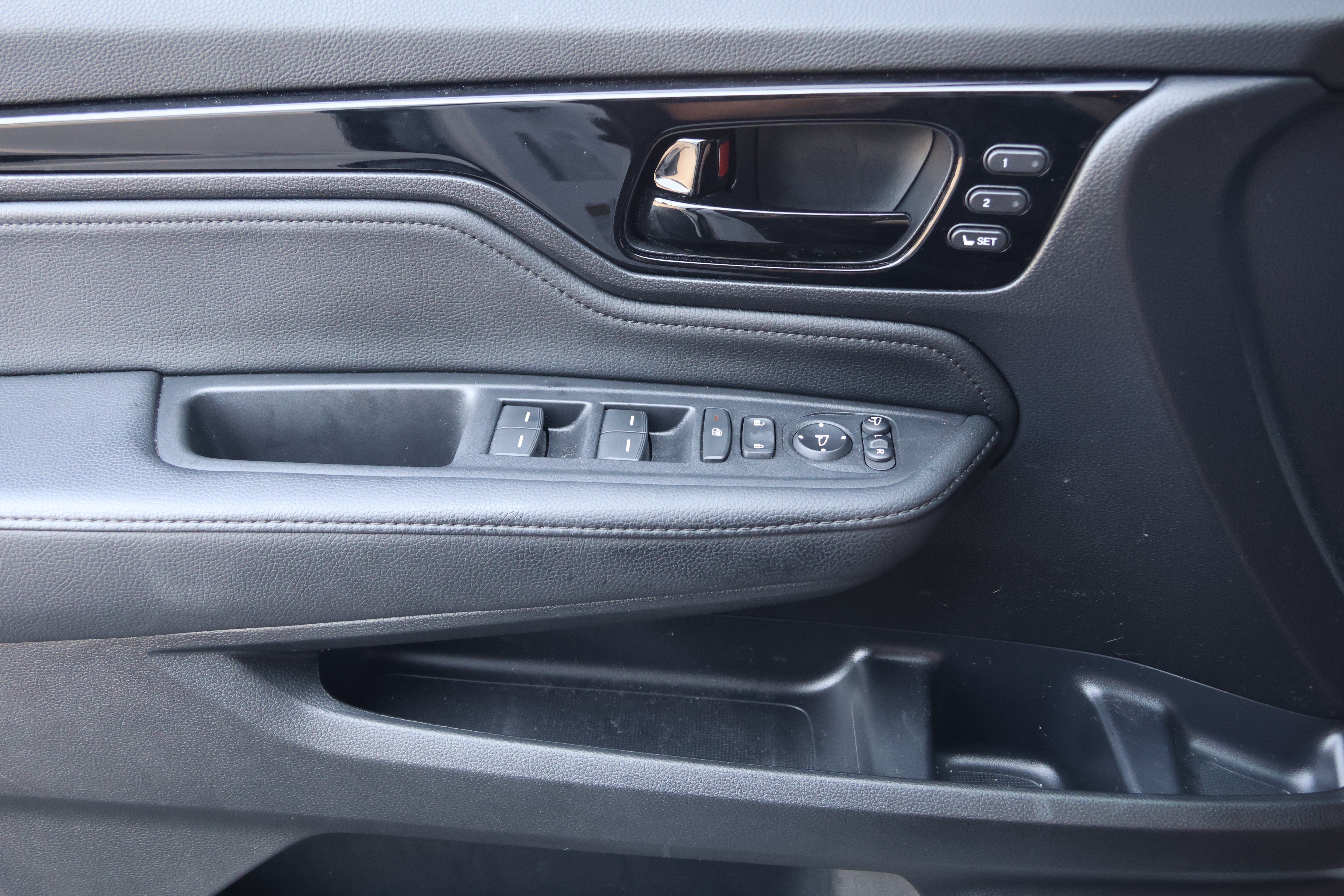 Used 2025 Honda Odyssey Elite image 12