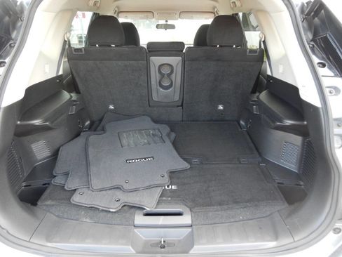 Used 2015 Nissan Rogue SV image 44