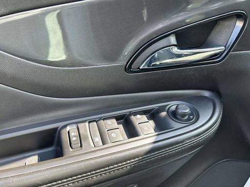 Used 2021 Buick Encore Preferred FWD image 17