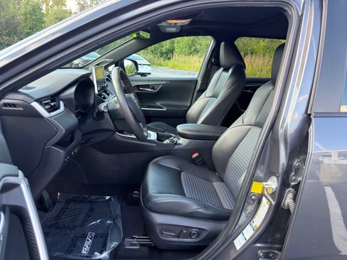 Used 2020 Toyota RAV4 XSE w/ XSE Grade Weather Package AWD/4WD image 12