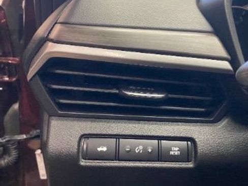 Used 2025 Nissan Altima 2.5 SV FWD image 14