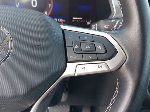 Used 2022 Volkswagen Tiguan SE image 20