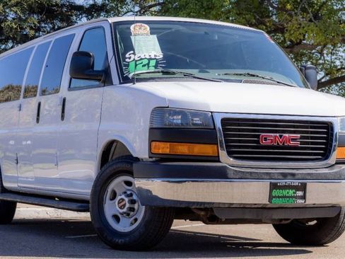 Used 2015 GMC Savana 3500 LS w/ Chrome Appearance Package image 10