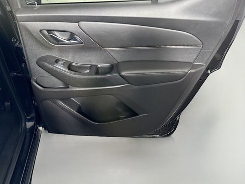 Used 2019 Chevrolet Traverse Premier w/ LPO, Blackout Package FWD image 28
