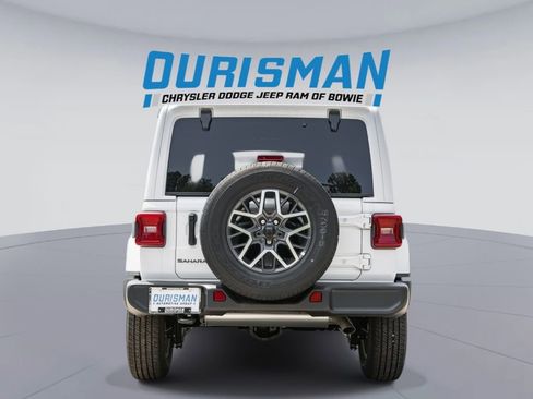 New 2025 Jeep Wrangler Unlimited Sahara w/ Technology Group AWD/4WD image 5