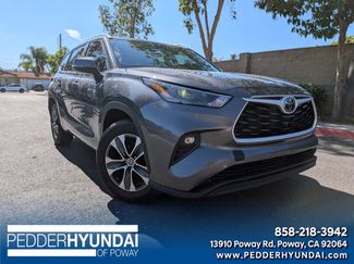 Used 2022 Toyota Highlander XLE FWD video 1