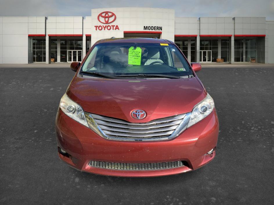 Used 2017 Toyota Sienna XLE w/ XLE Navigation Package FWD image 2