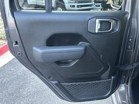 Certified 2025 Jeep Wrangler Willys 4xe image 25