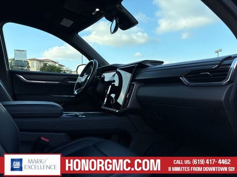 Used 2024 GMC Acadia Elevation AWD/4WD image 23