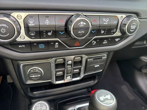 Certified 2025 Jeep Wrangler Unlimited Sahara w/ Safety Group image 25