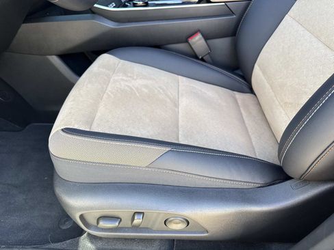 Used 2026 Chevrolet Equinox ACTIV FWD image 19