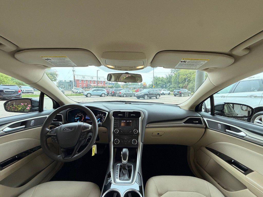 Used 2013 Ford Fusion SE FWD image 18