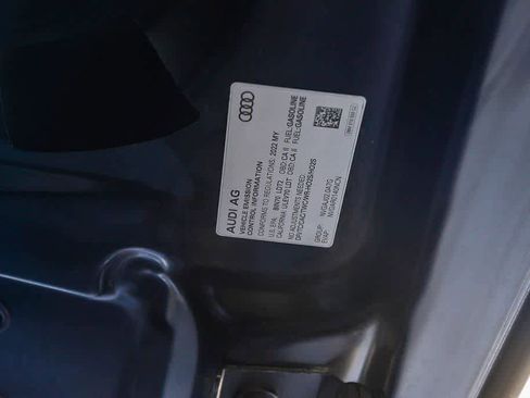 Used 2022 Audi Q5 2.0T Premium w/ Convenience Package image 30