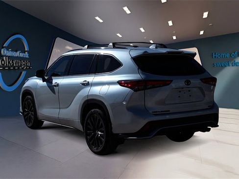 Used 2023 Toyota Highlander XSE image 6