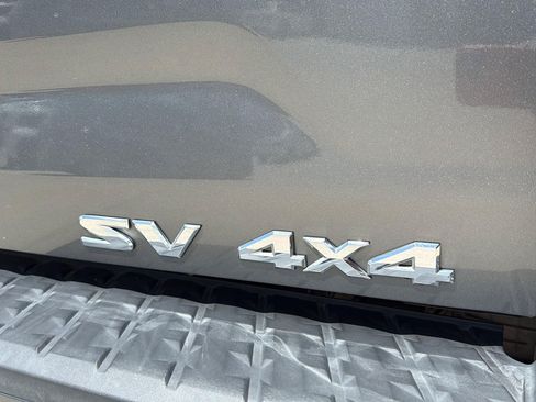 Used 2018 Nissan Titan SV w/ SV Convenience Package AWD/4WD image 11