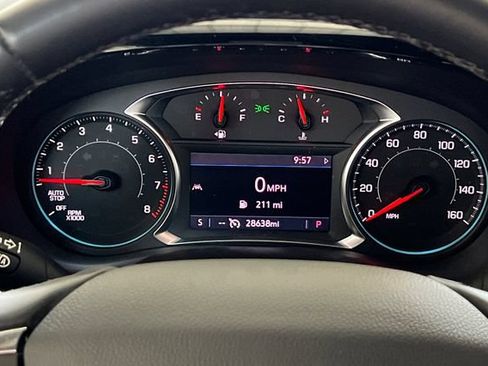 Used 2023 Chevrolet Traverse LT FWD image 34