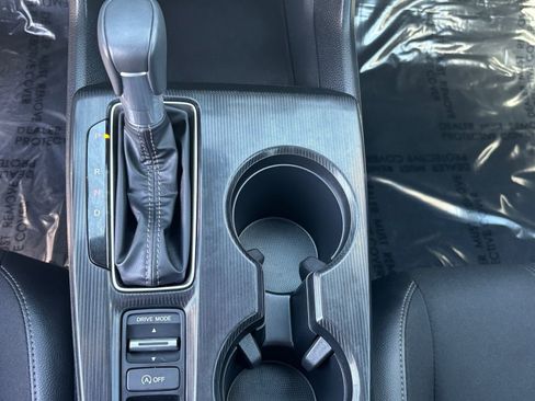 Used 2025 Honda Civic Sport image 27