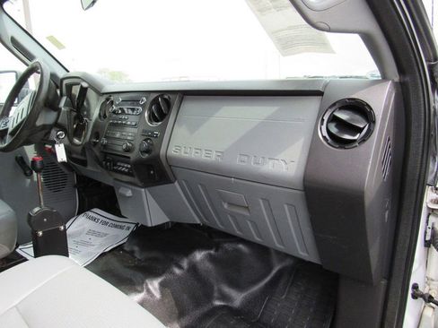 Used 2015 Ford F550 2WD Regular Cab Super Duty image 14