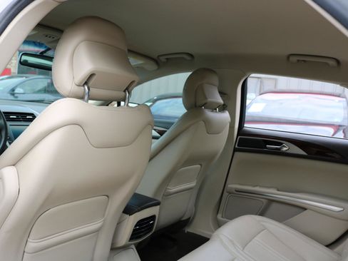 Used 2016 Lincoln MKZ FWD image 31