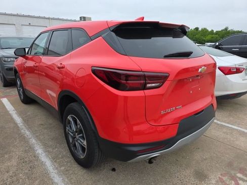 Used 2025 Chevrolet Blazer LT AWD/4WD image 3