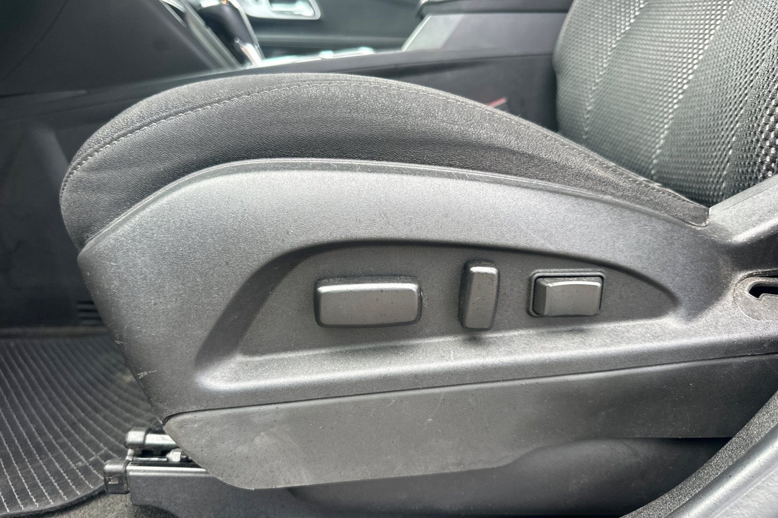 Used 2016 Chevrolet Equinox LT w/ Convenience Package AWD/4WD image 14