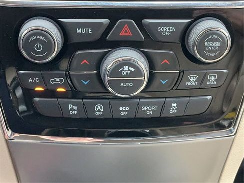 Used 2020 Jeep Grand Cherokee Limited image 27